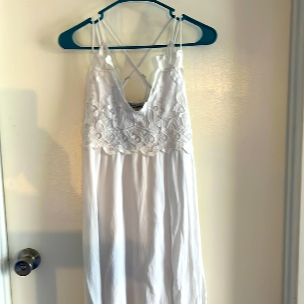White straps dress